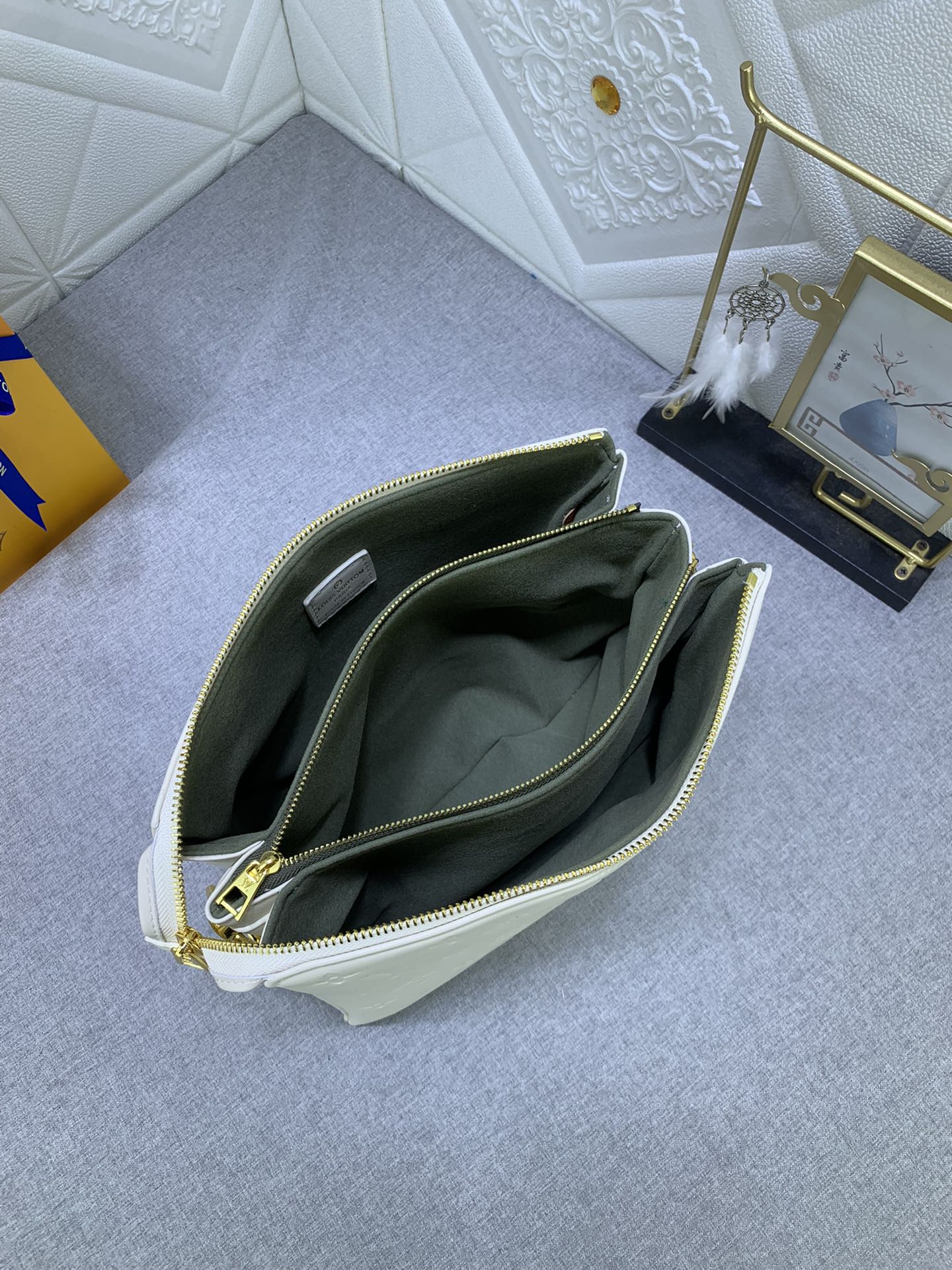 2XE40BDE Stylish leather bag 