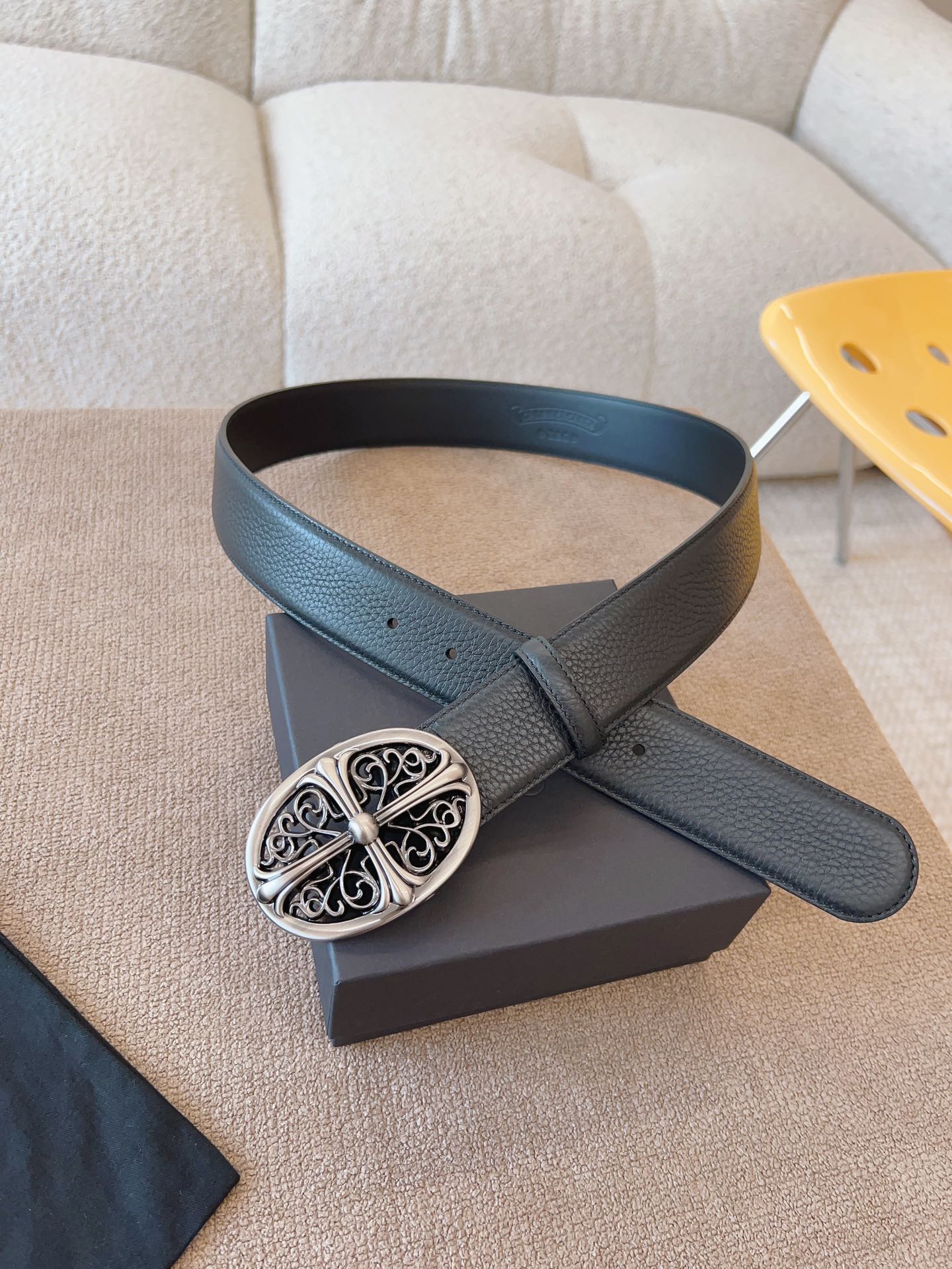 255RA14PDE Stylish  High quality belt With full package