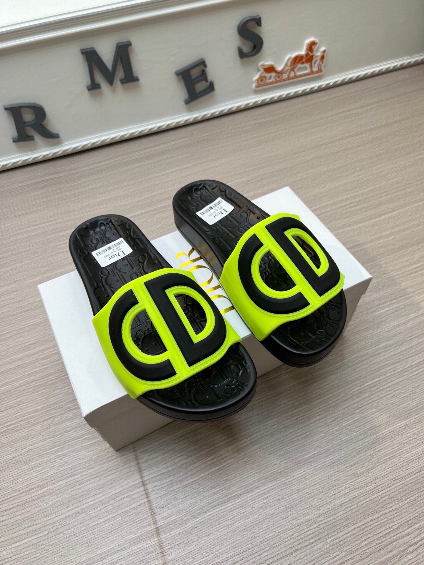 5LD213ZDE Stylish Slippers
