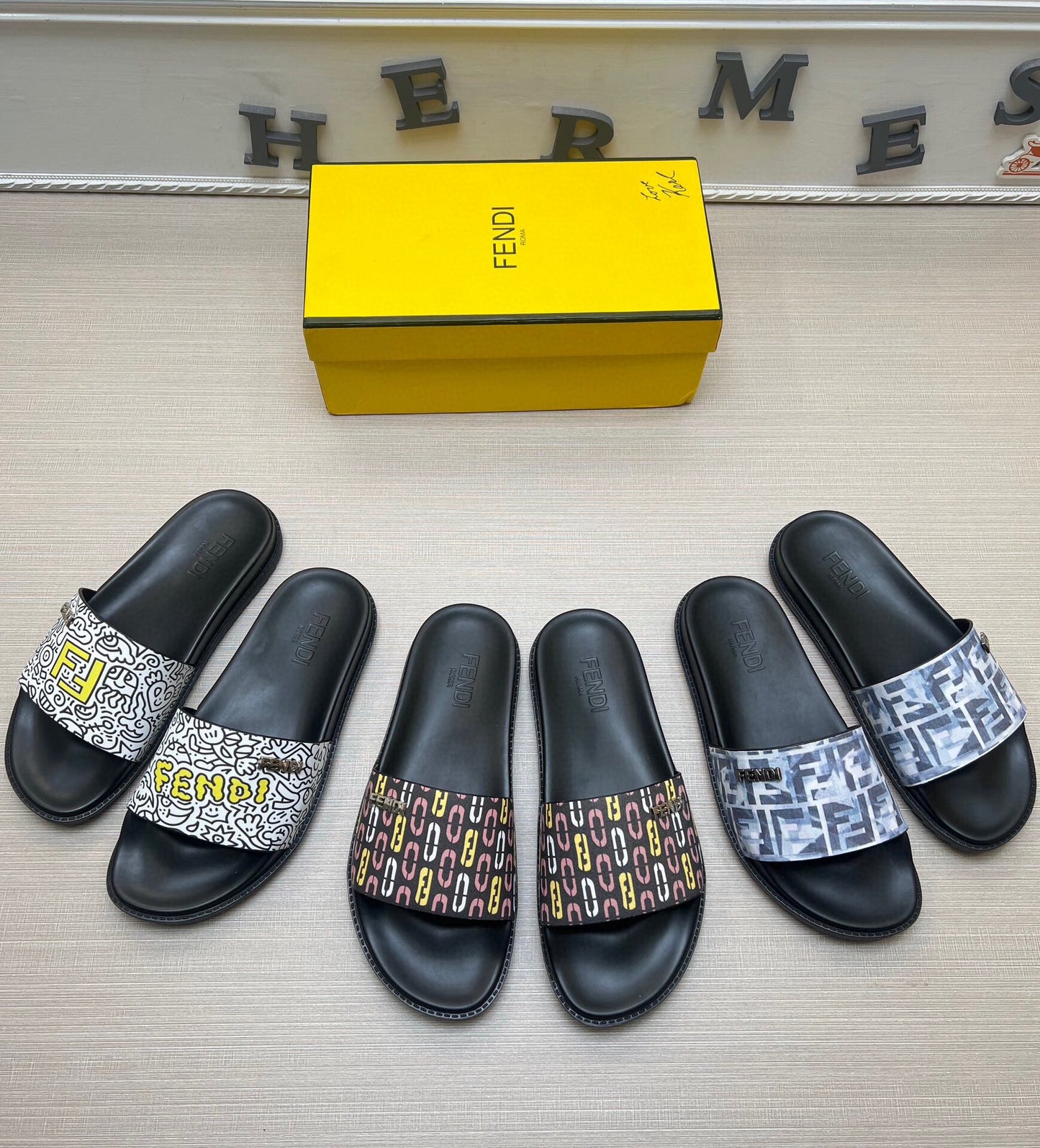 54F15ZDE Stylish slippers