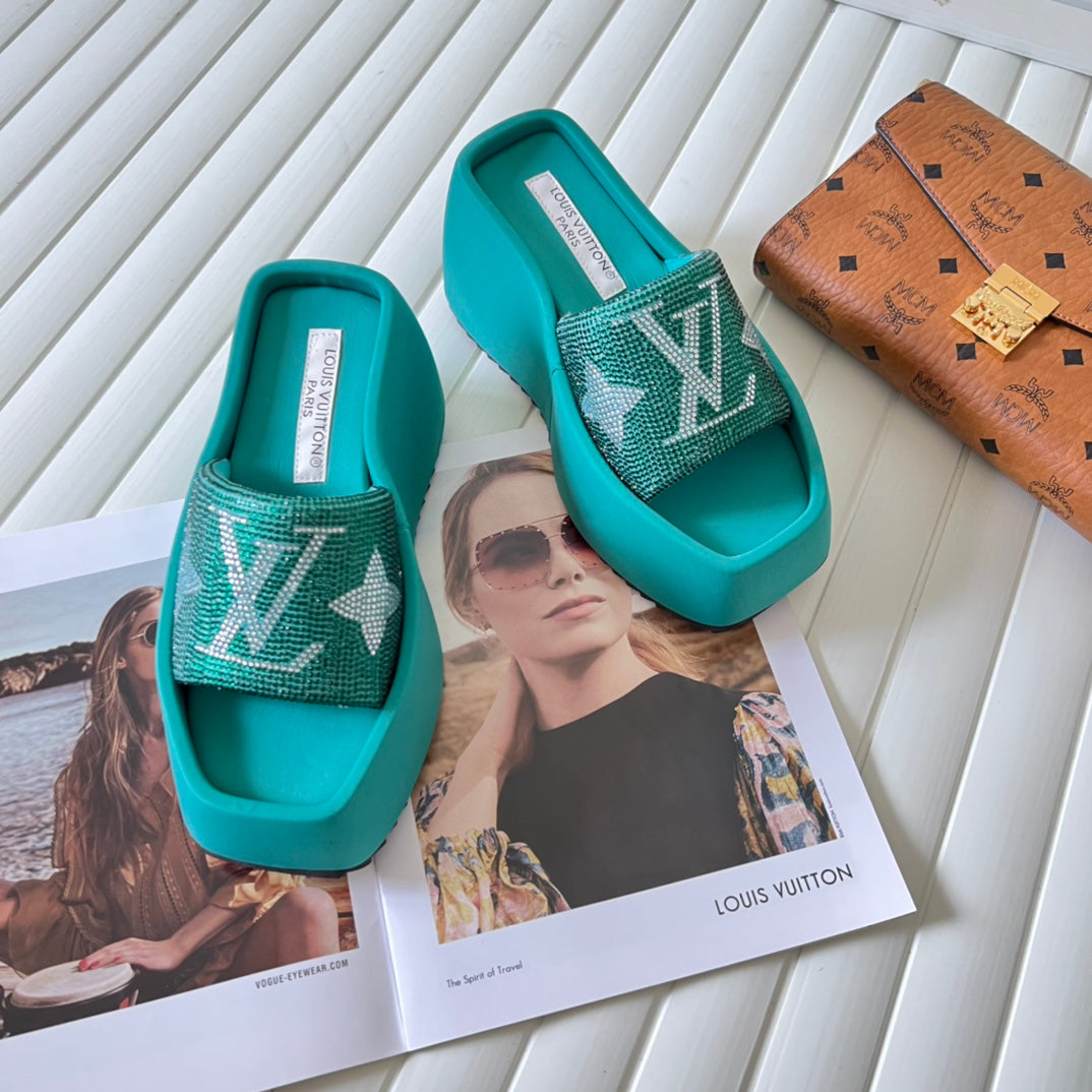 14E90ZDE Stylish Slippers