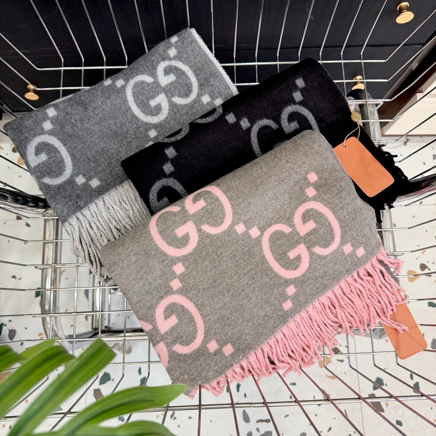 175RB2WDE Stylish Winter Scarves