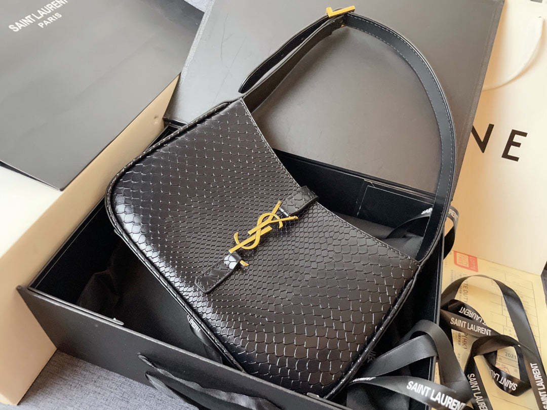 4XSL29BDE Stylish leather bag 