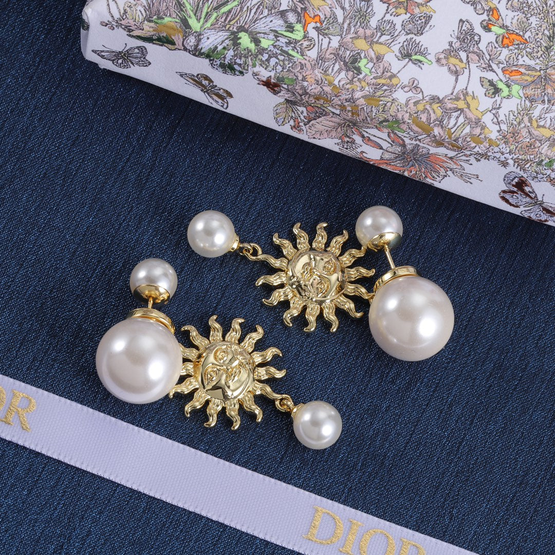 14D587EDE Stylish Earrings