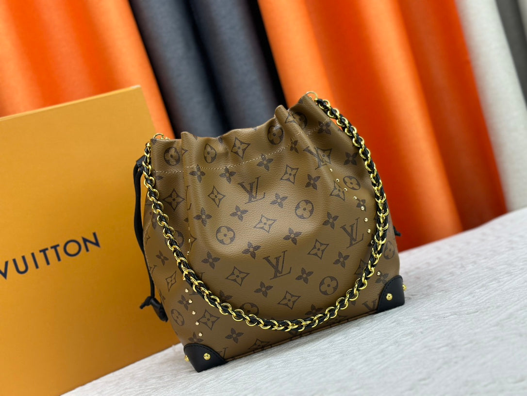 1XE56BDE Stylish leather bag