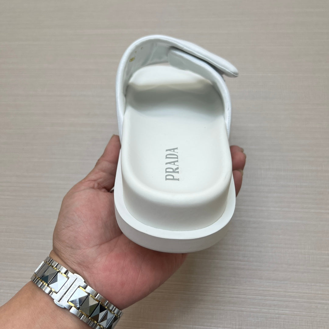 54PD7ZDE Stylish slippers