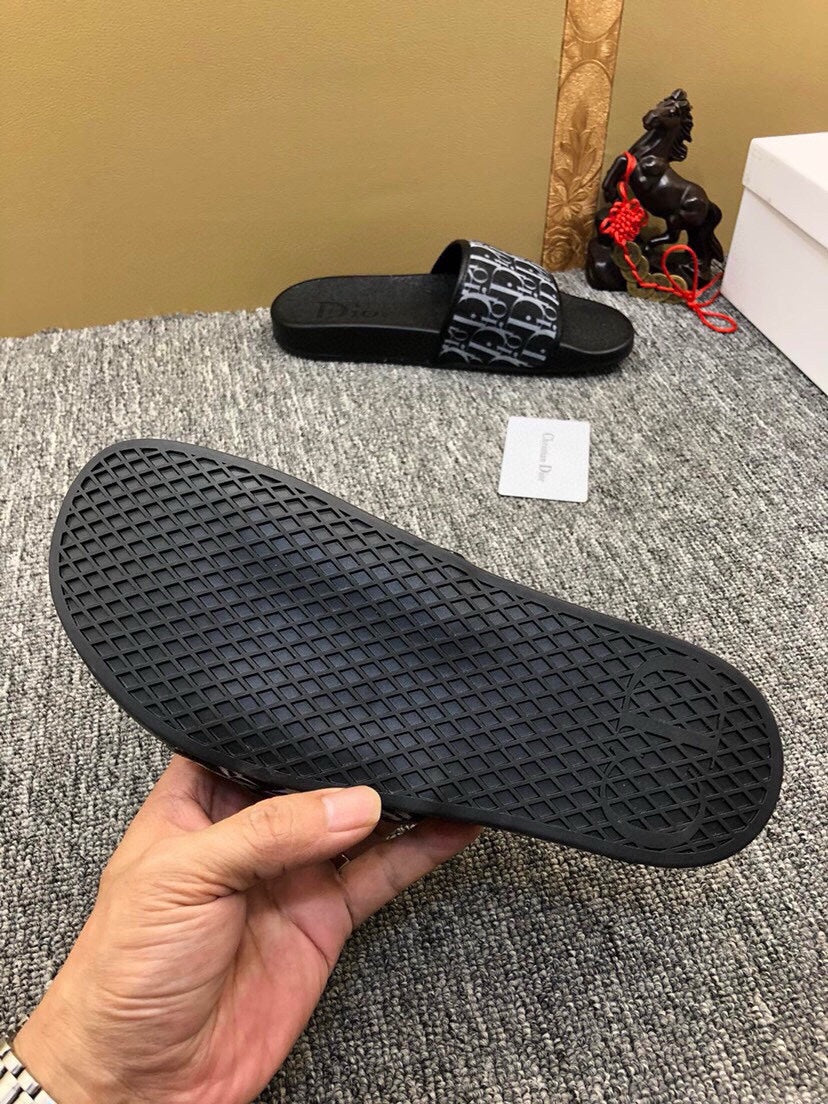 54D50ZDE Stylish slippers