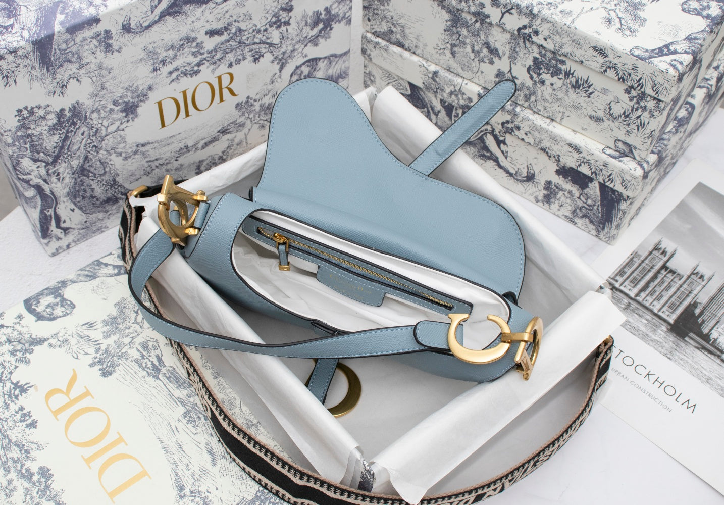5D11BDE Stylish leather bag 