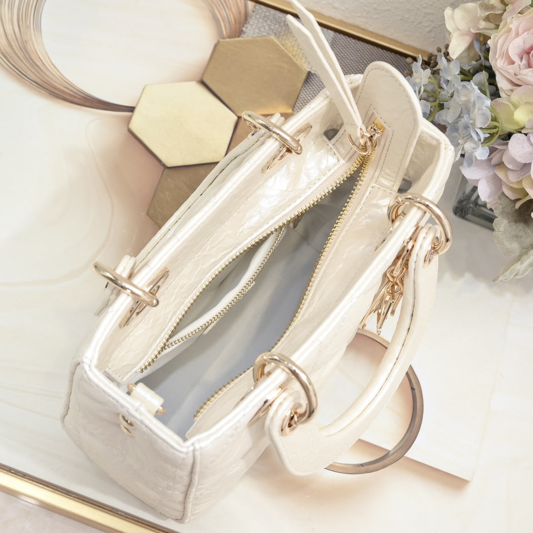 1XD438BDE Stylish leather bag