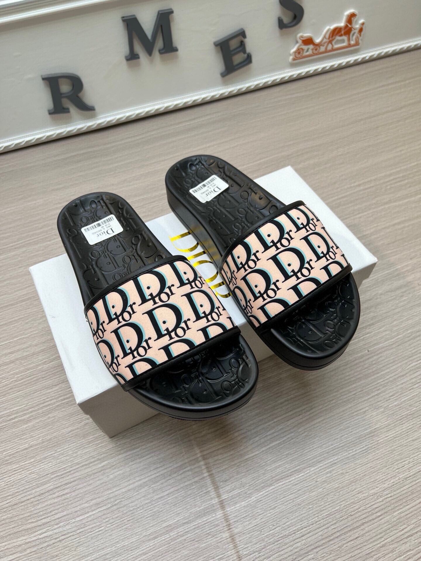 5LD214ZDE Stylish Slippers