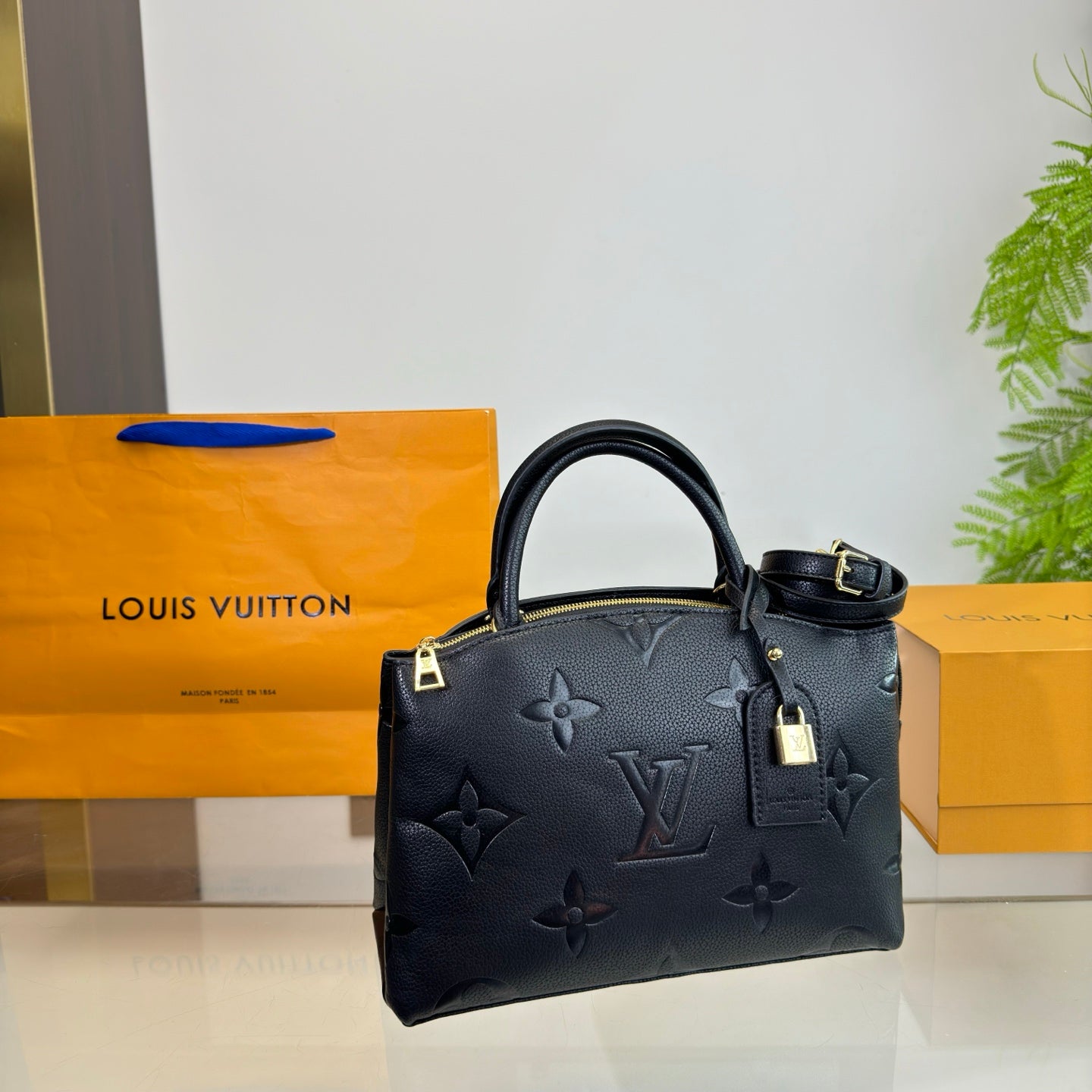 6EX15BDE Stylish leather bag