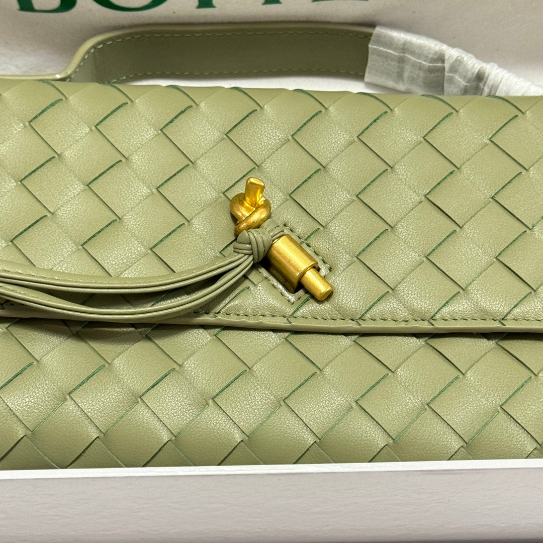 1XA380BDE Stylish leather bag 