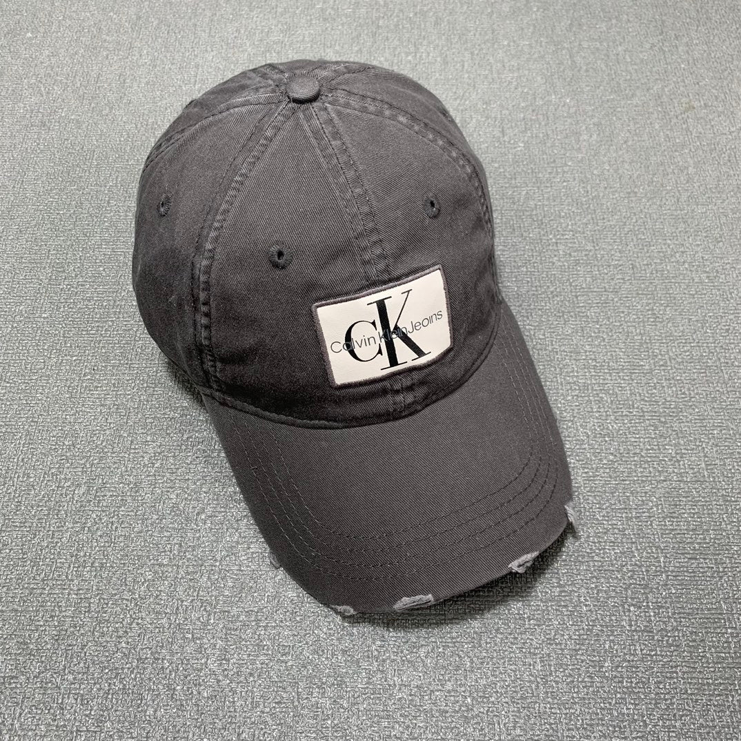 125ZA496MDE Stylish hats