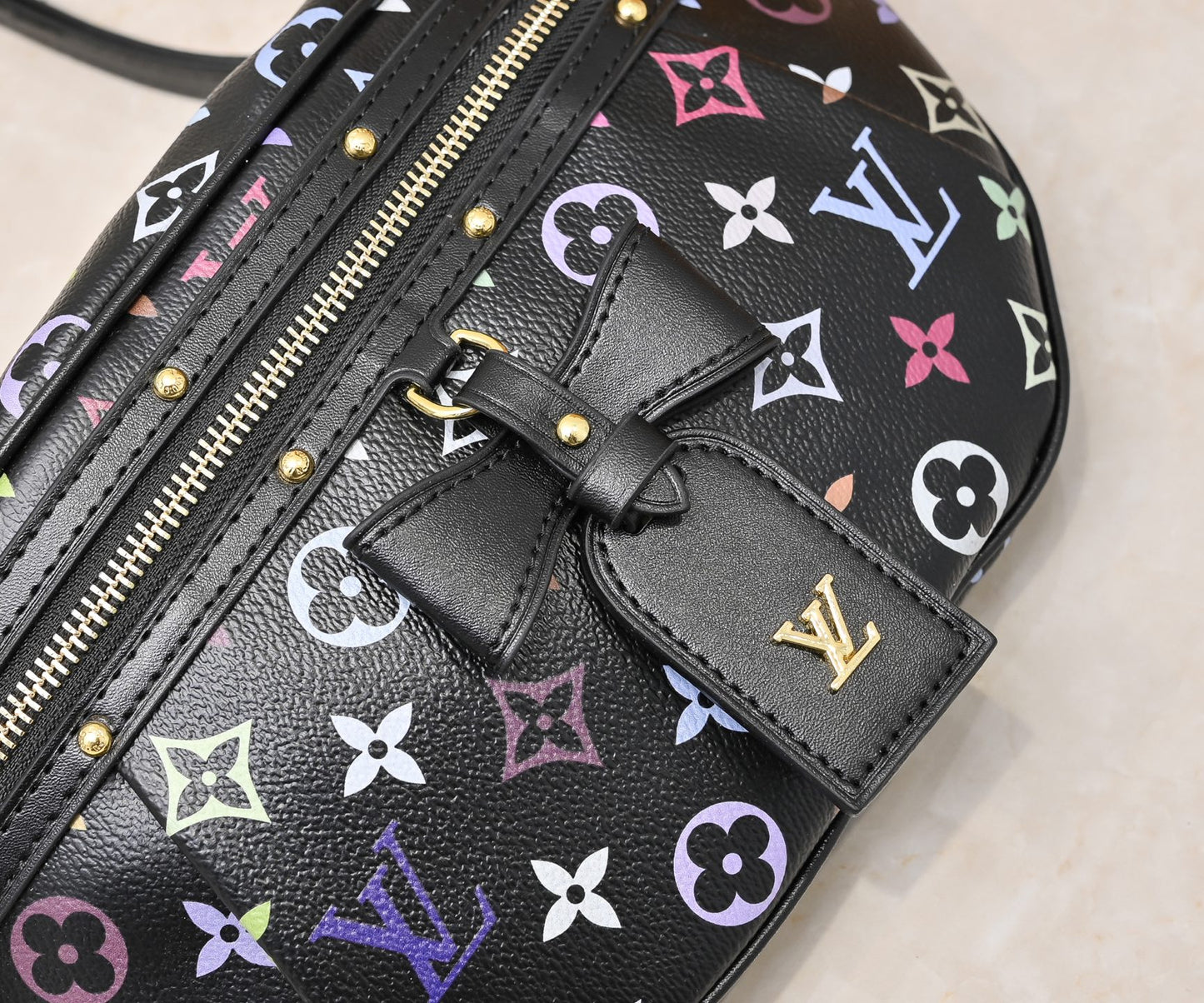 2WE10BDE Stylish leather bag