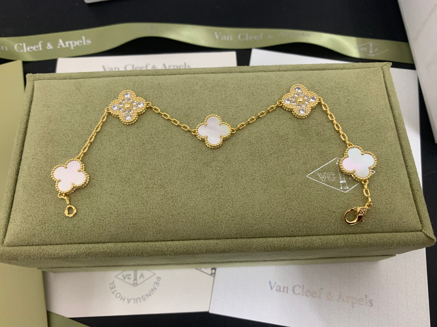 5XVA179KDE Stylish bracelets 5 flowers normal size1.5cm flower