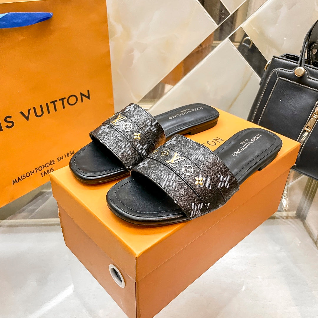 14E96ZDE Stylish Slippers