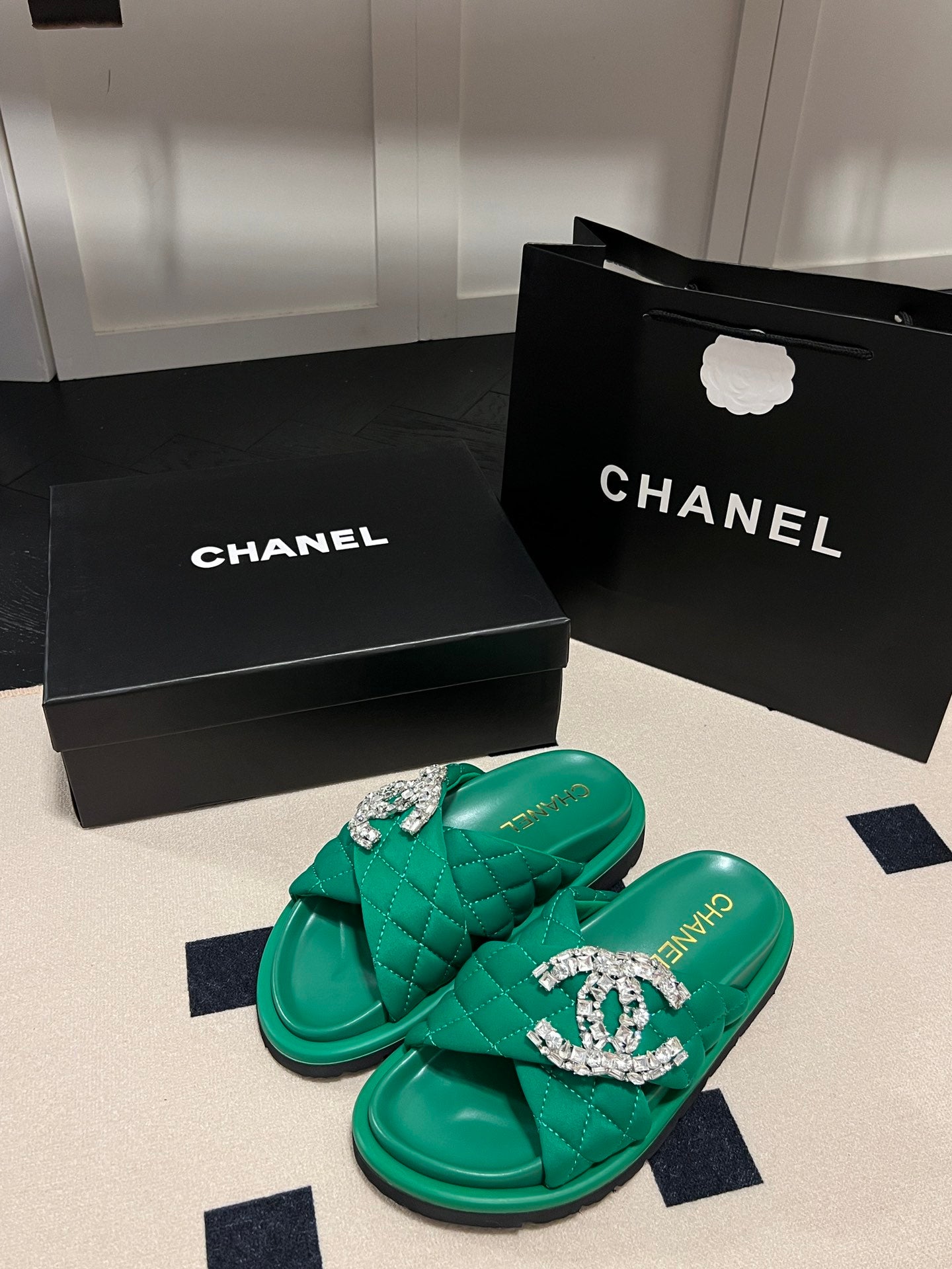 14C94ZDE Stylish Slippers