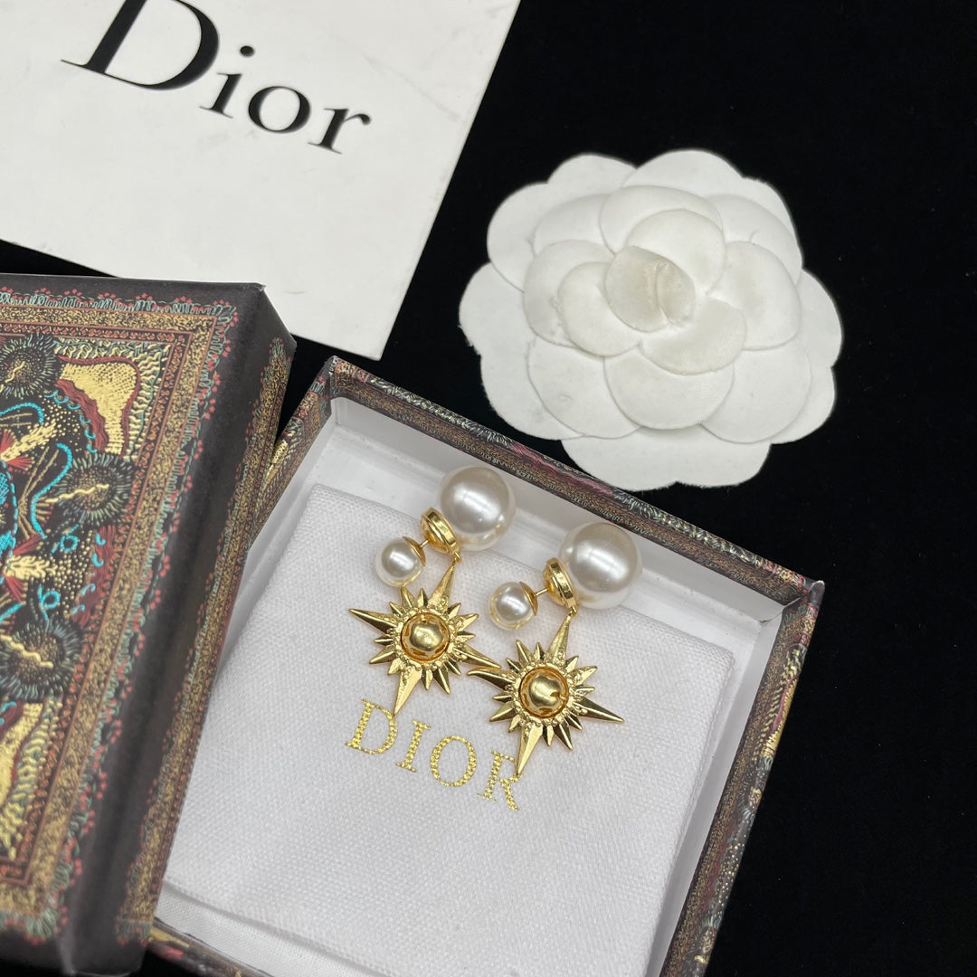 1YD38EDE Stylish Earrings