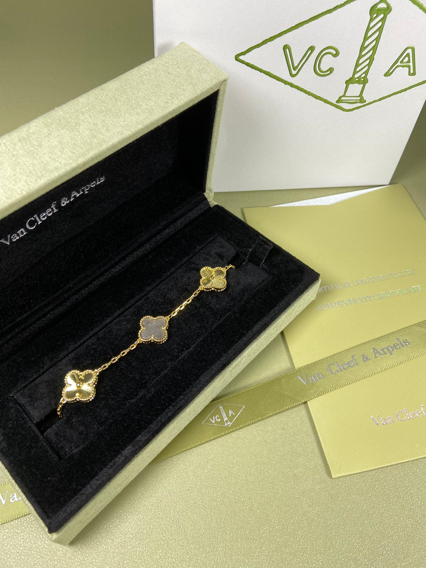 5XVA181KDE Stylish bracelets  5 flowers normal size1.5cm flower