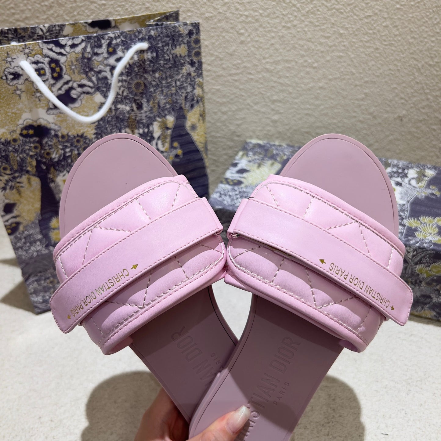 14D79ZDE Stylish Slippers