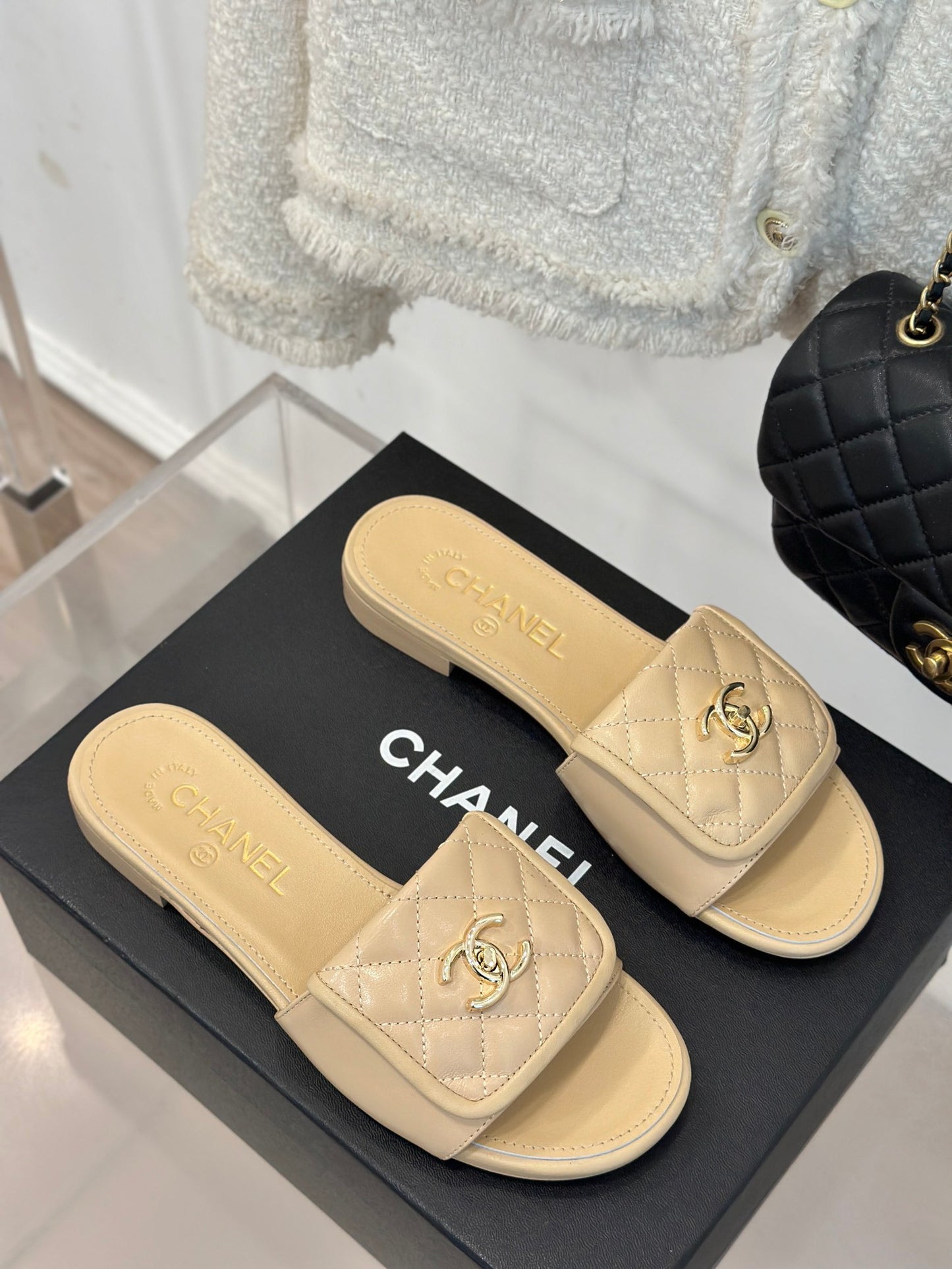 1ZC245ZDE Stylish Slippers