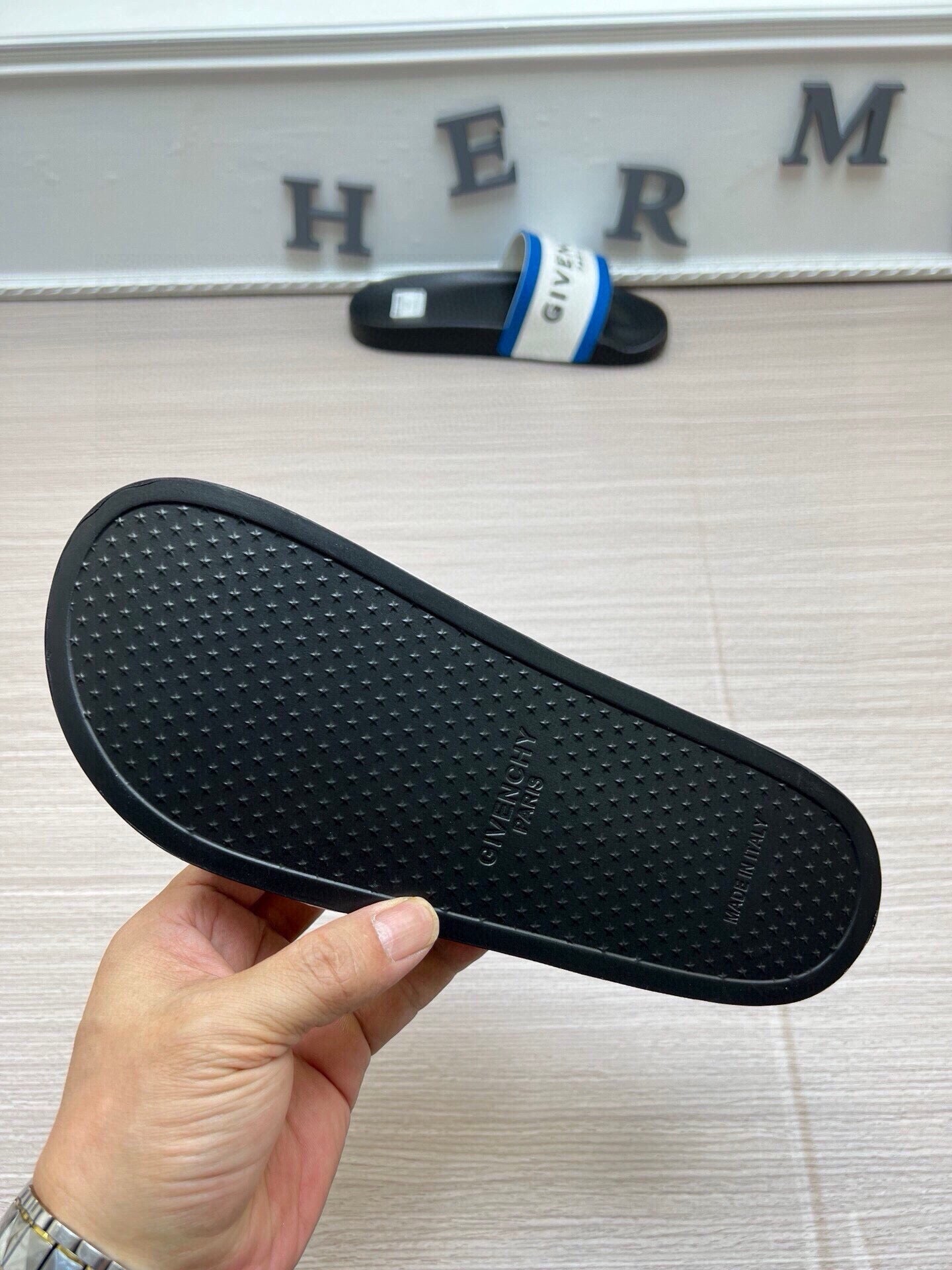 535ZGV264ZDE Stylish Slippers