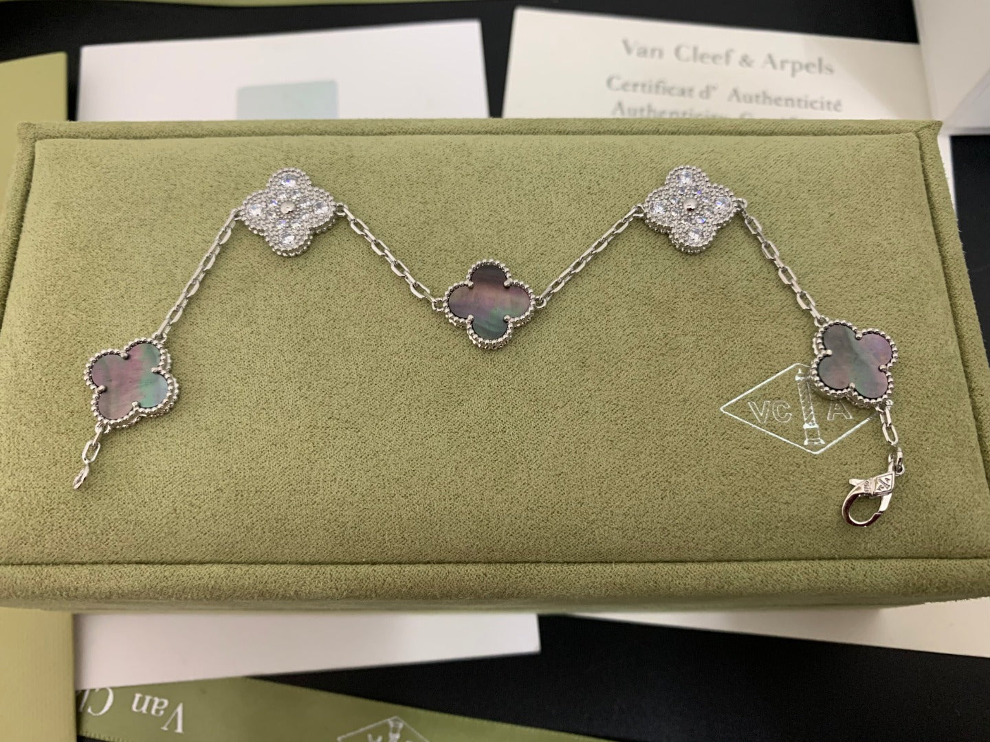 5XVA179KDE Stylish bracelets 5 flowers normal size1.5cm flower