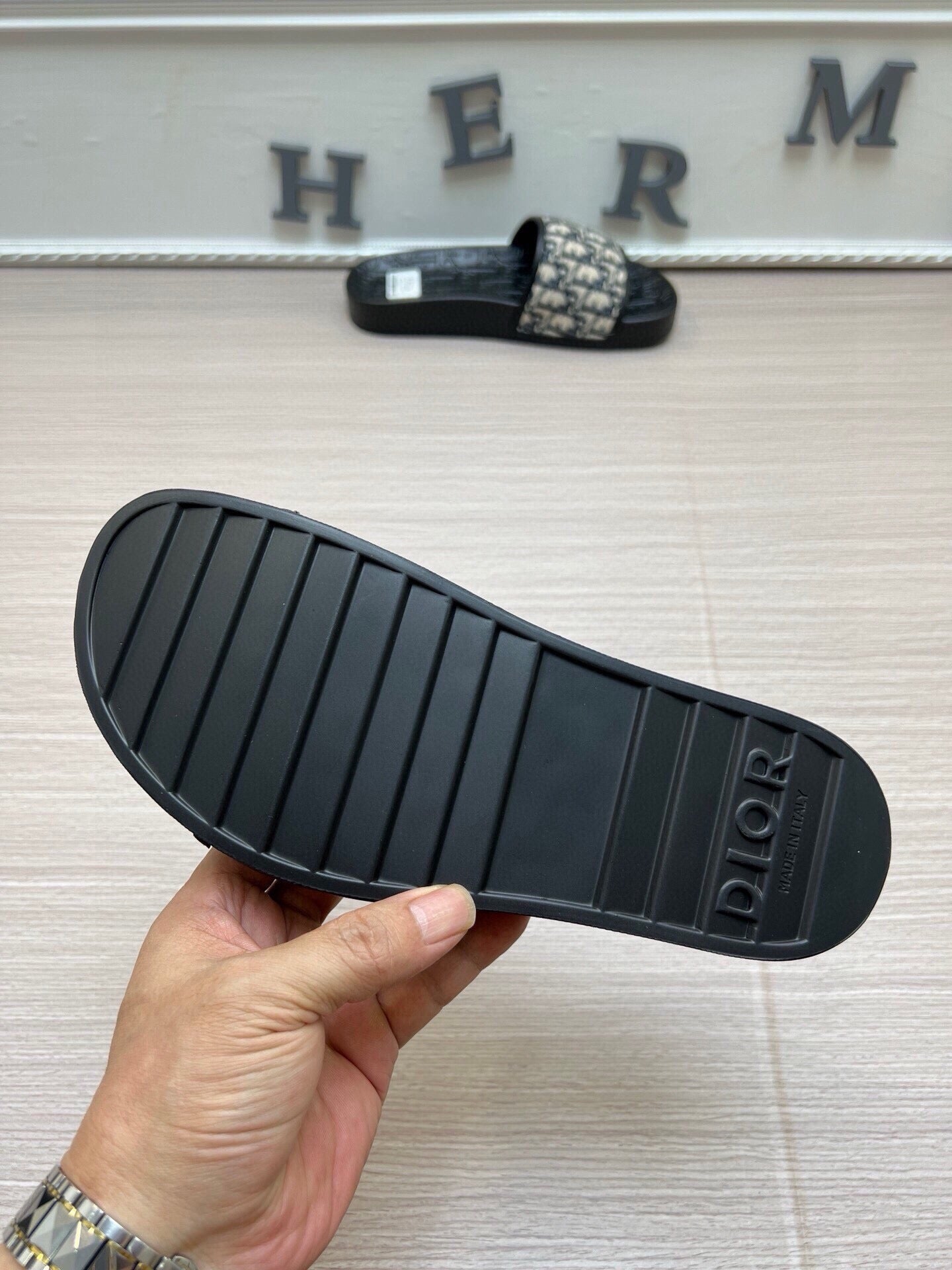 5LD214ZDE Stylish Slippers