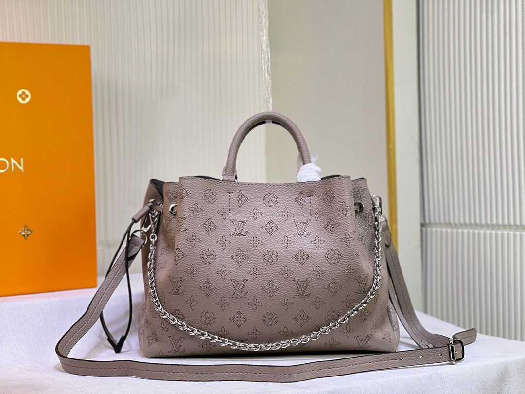 155NE39BDE Stylish leather bag