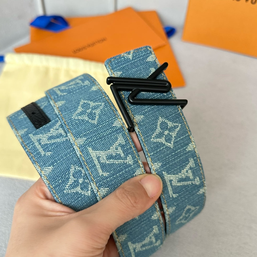 14E4PDE Stylish  High quality belt With full package