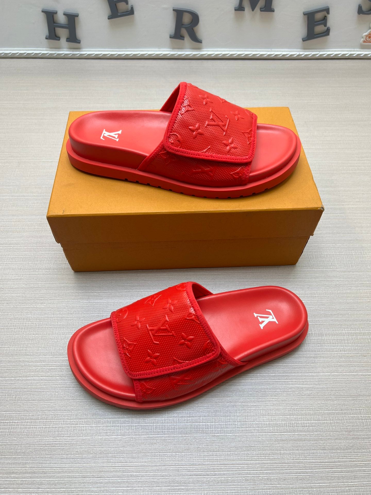 54E112ZDE Stylish slippers