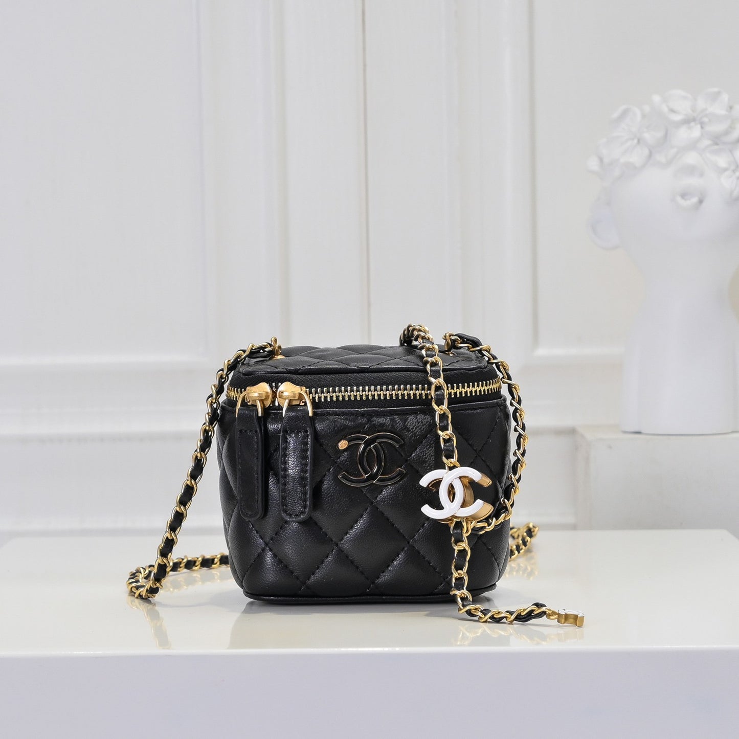 155XC32BDE Stylish leather bag