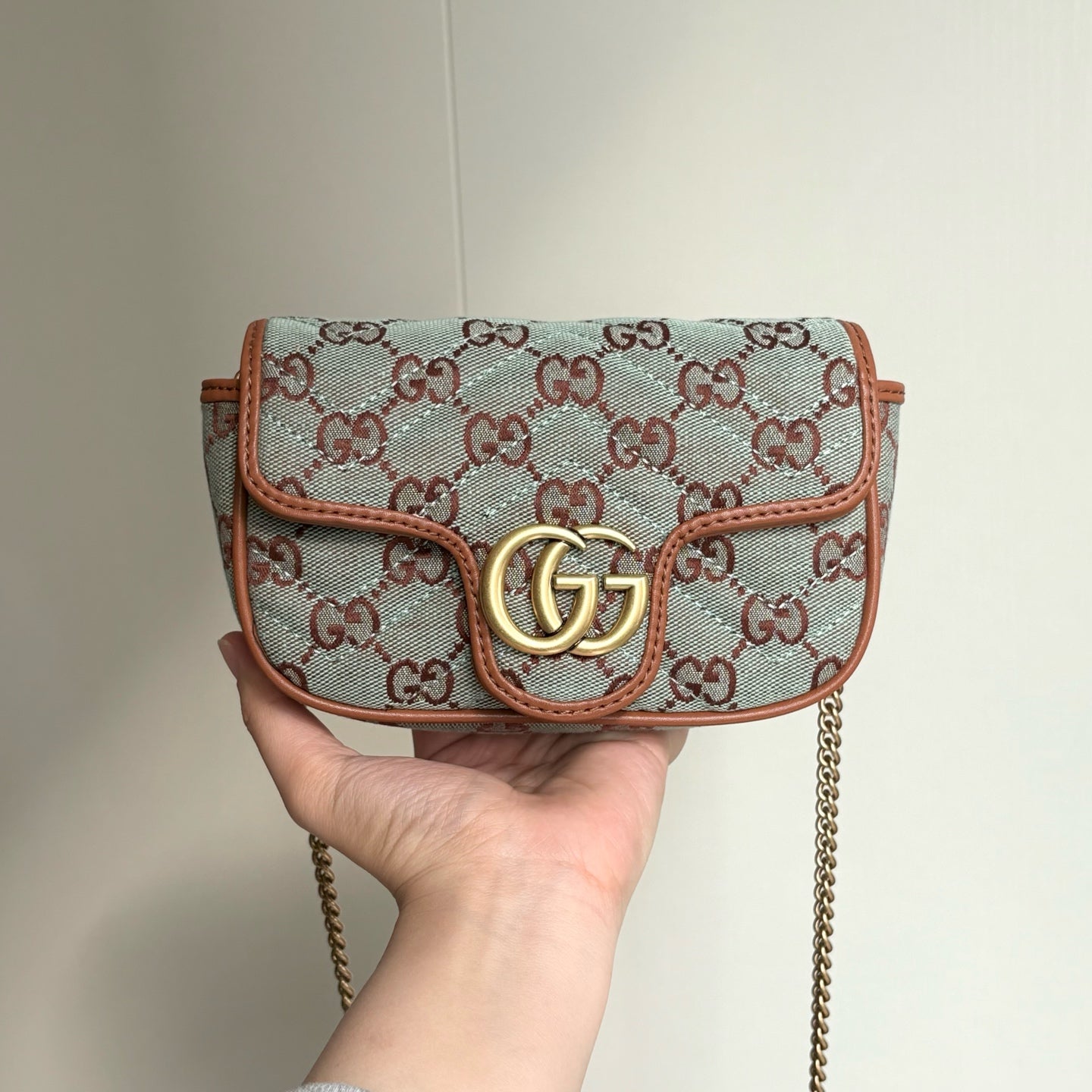 2WB30BDE Stylish bag