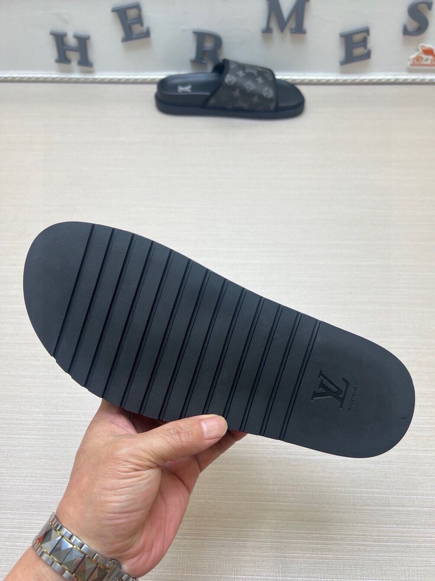 5LE210ZDE Stylish Slippers