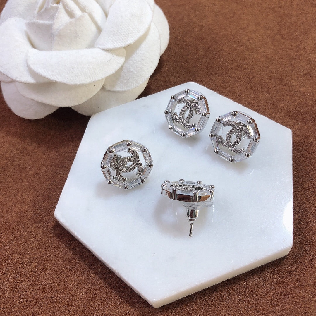 14C82EDE Stylish Earrings