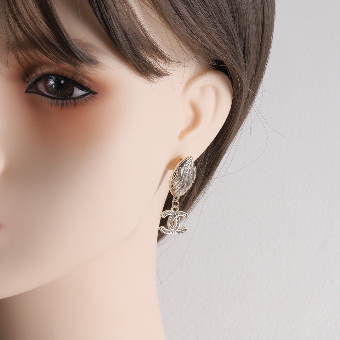 14C280EDE Stylish Earrings