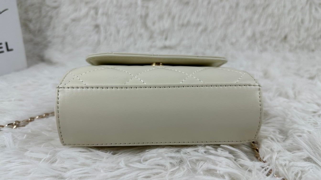 1XC376BDE Stylish leather bag 