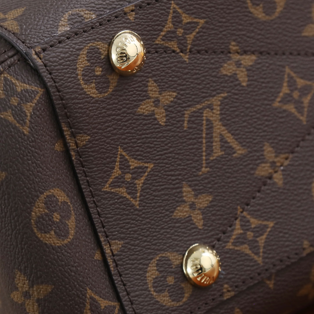 2XE317BDE Stylish leather bag 