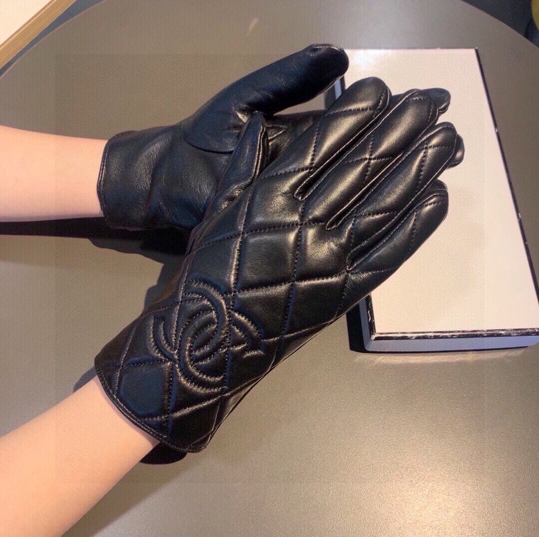 14C14SDE Stylish sheepskin gloves
