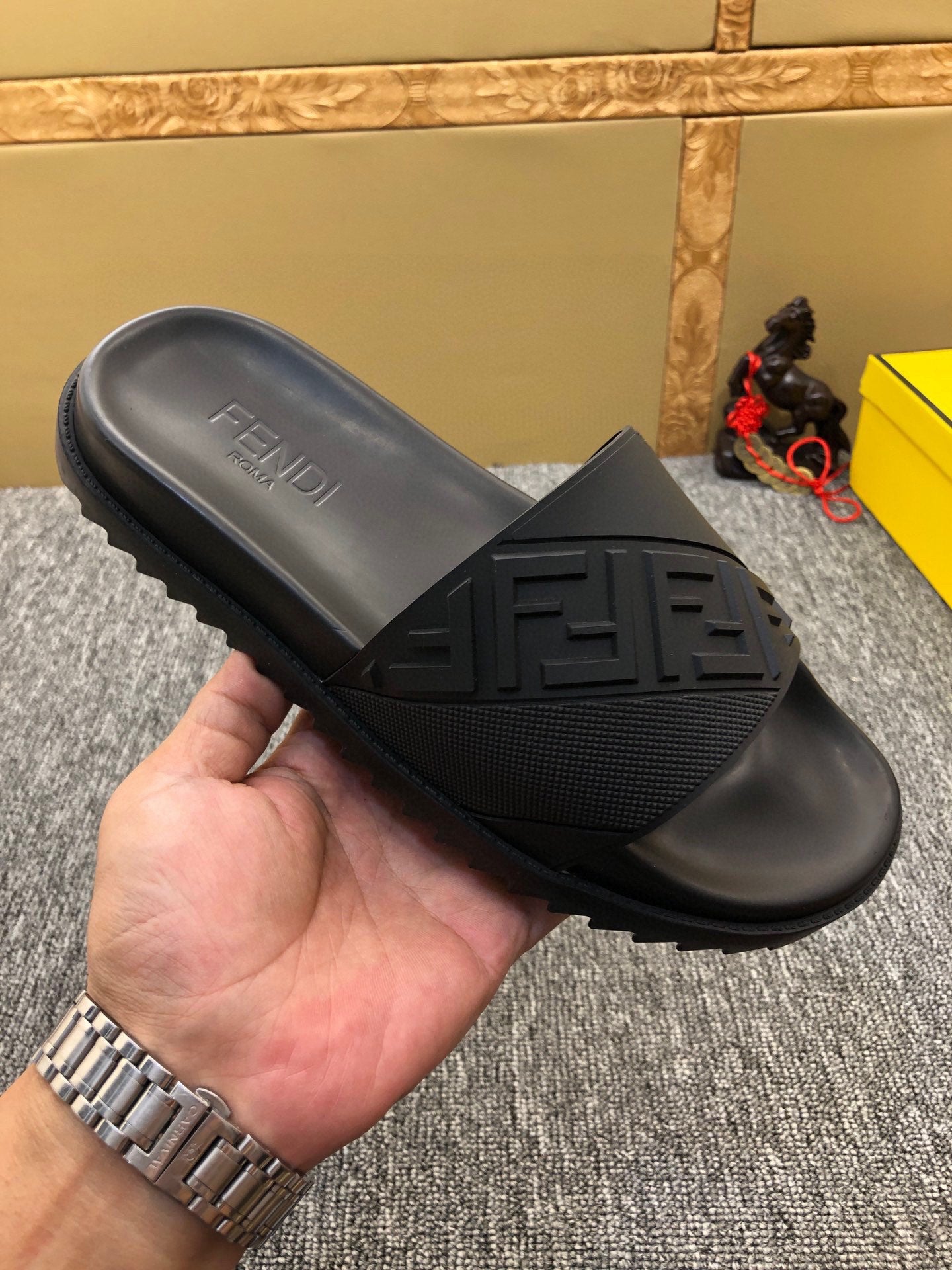 5XF108ZDE Stylish Slippers