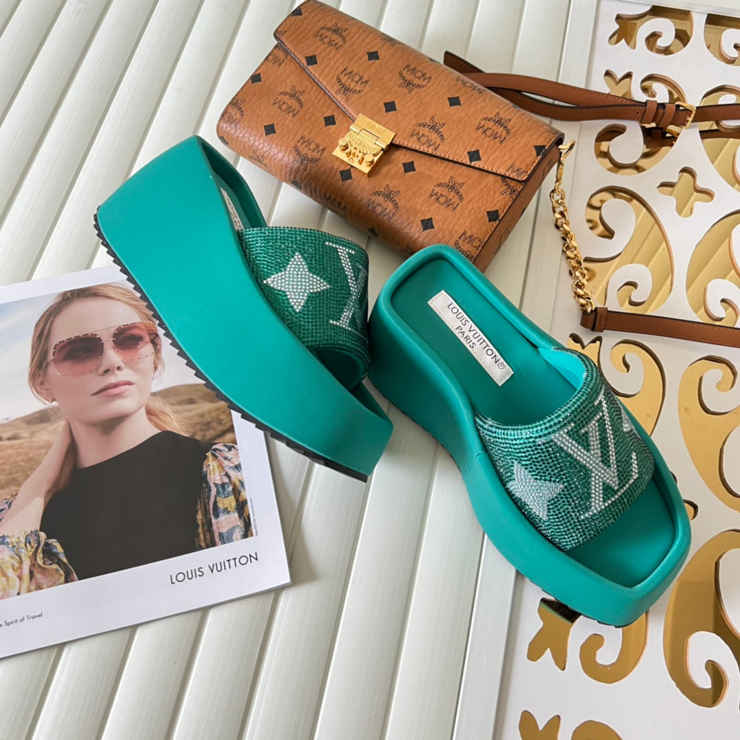 14E90ZDE Stylish Slippers