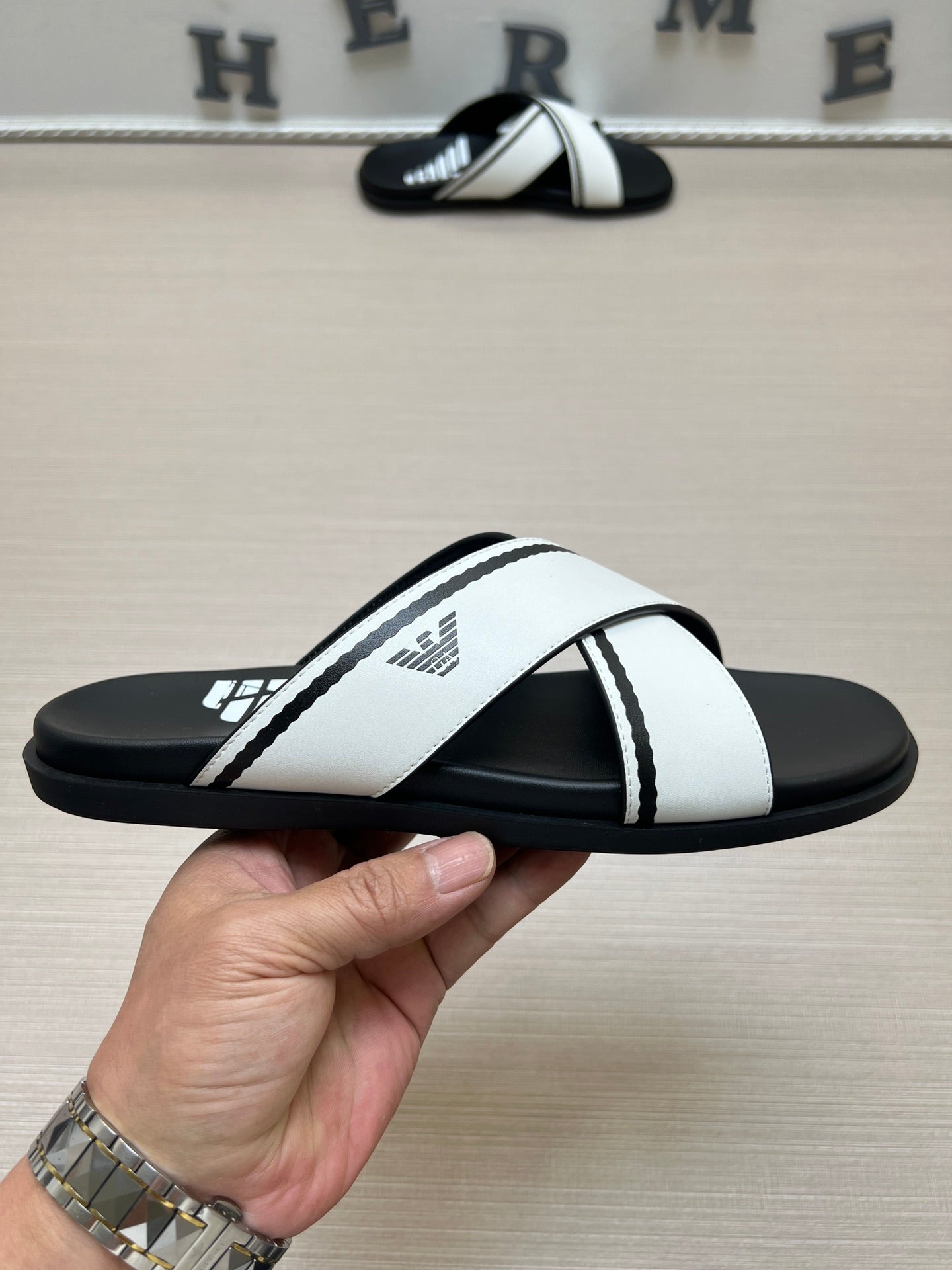54A103ZDE Stylish slippers