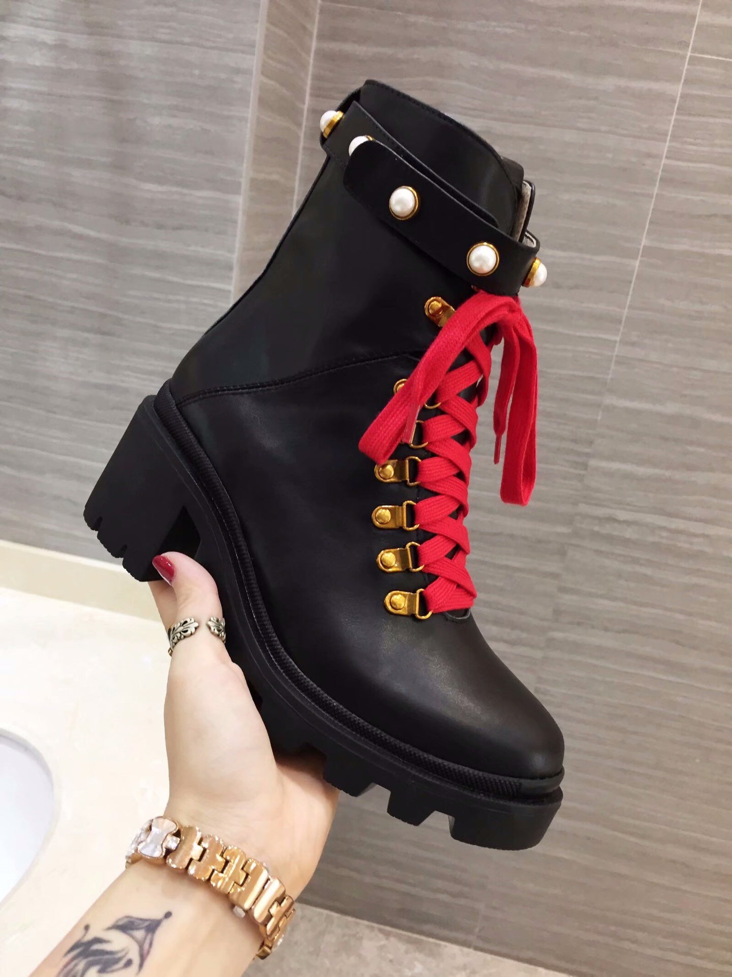 2XB202ZDE Stylish leather boot (top layer leather lining)