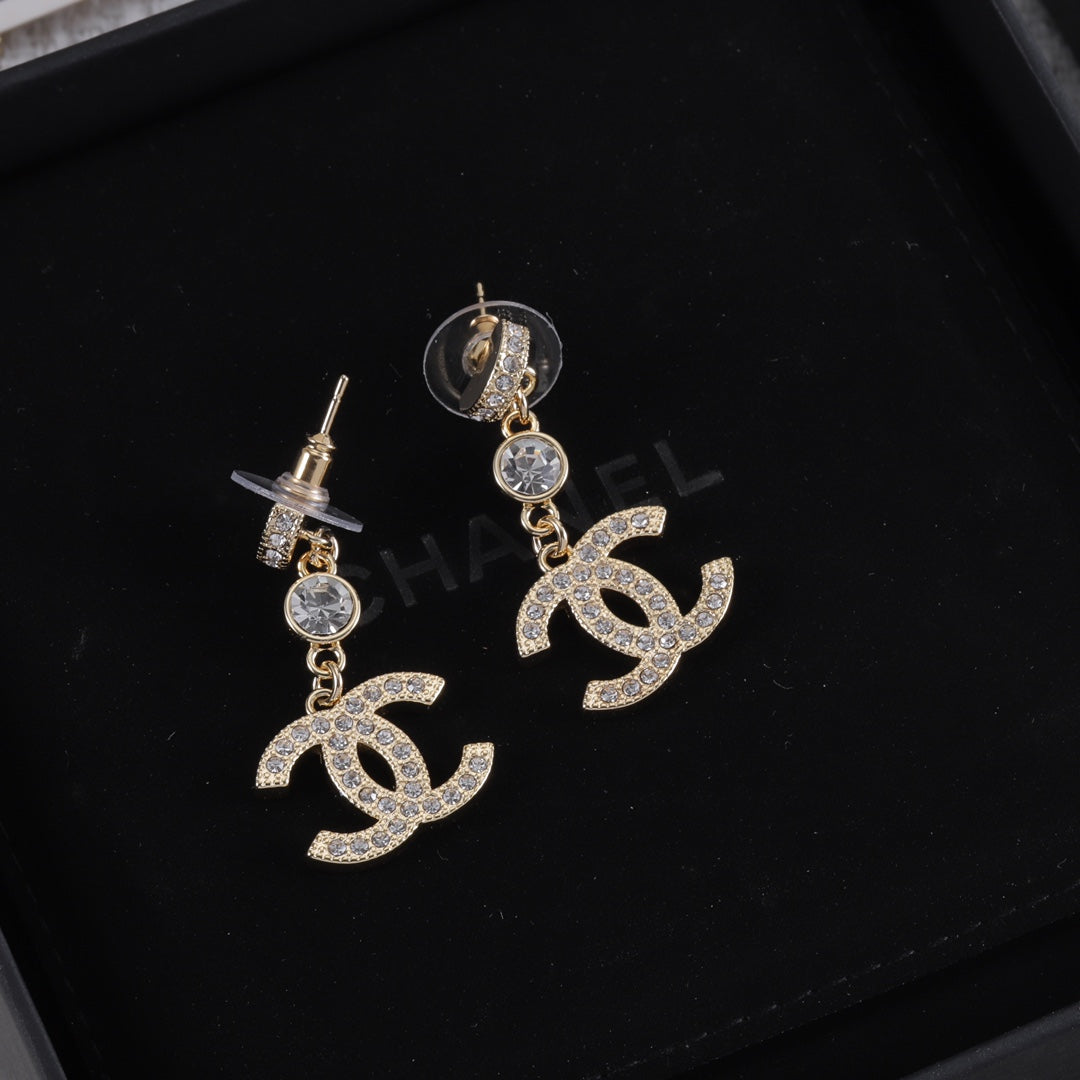 14C782EDE Stylish Earrings