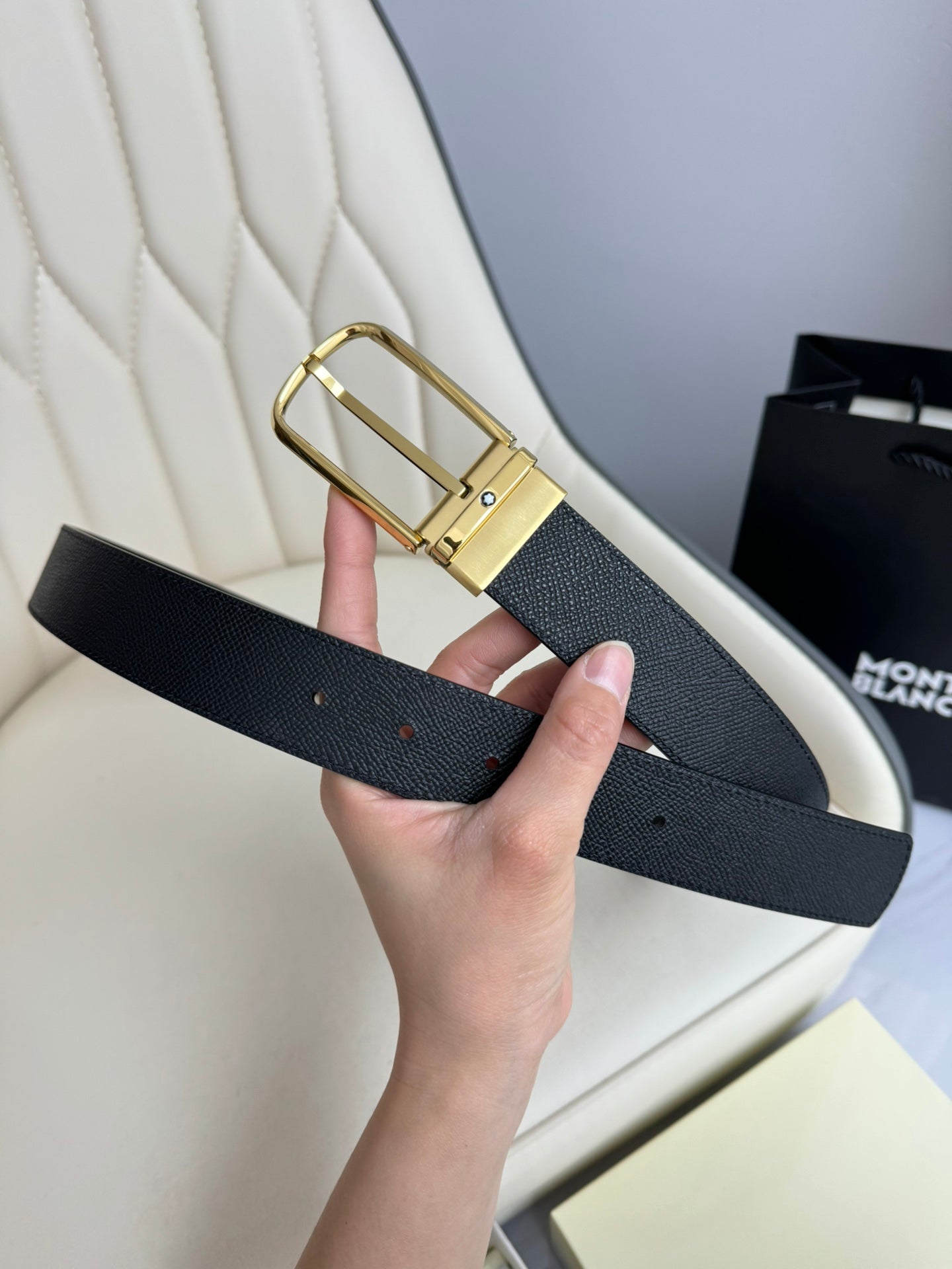 155RA235PDE Stylish  High quality belt With full package