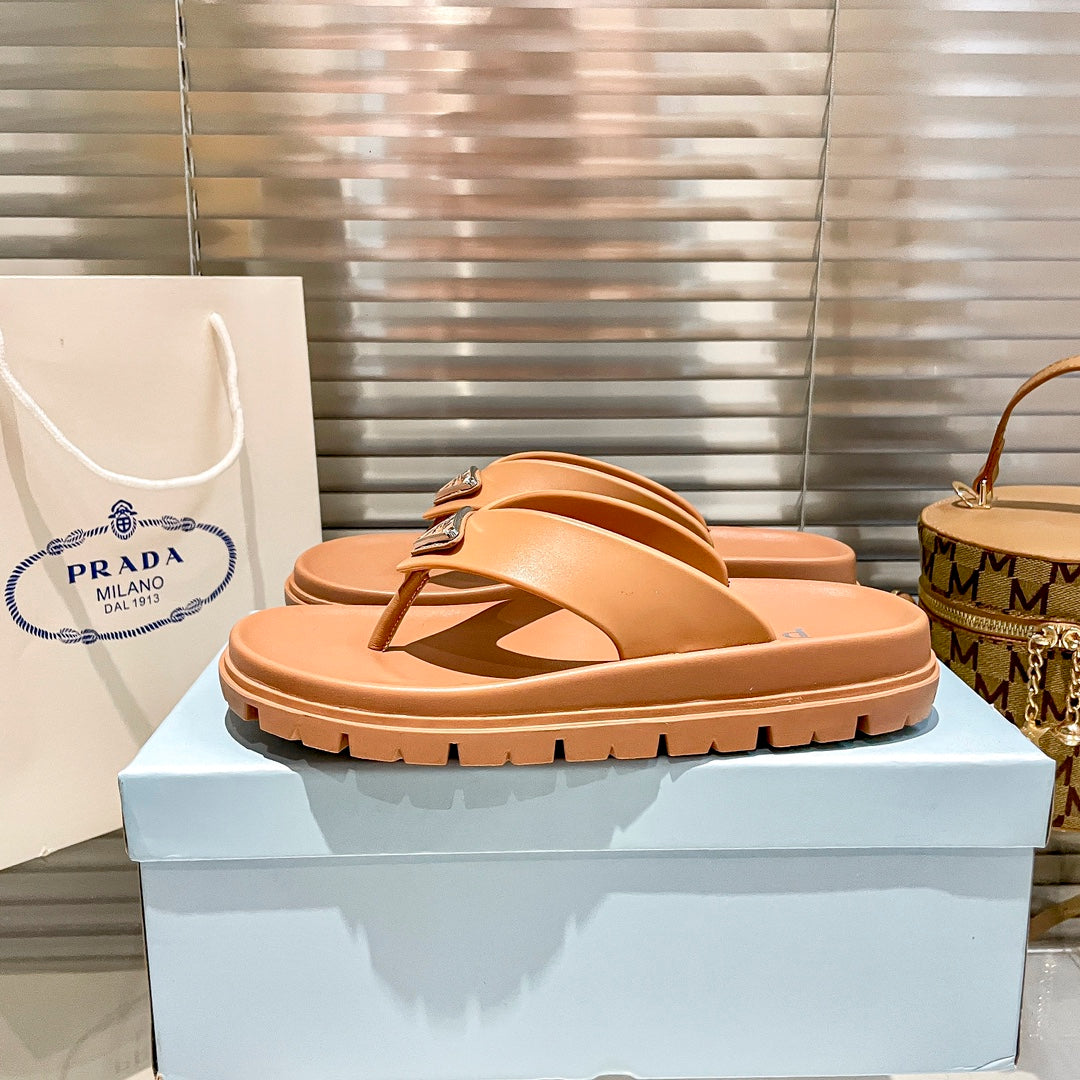 14PD181ZDE Stylish Slippers