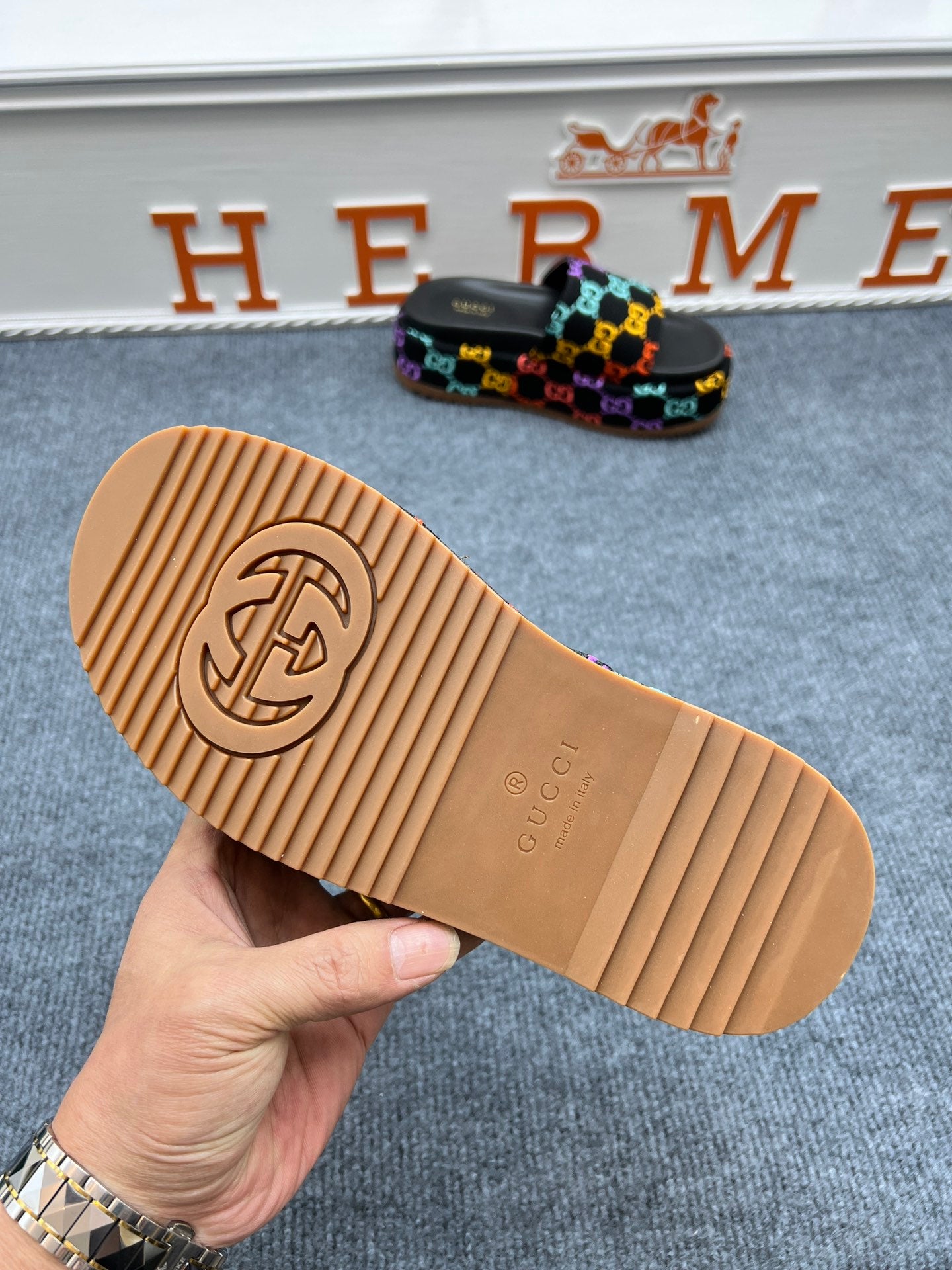 5YB72ZDE Stylish leather sandals