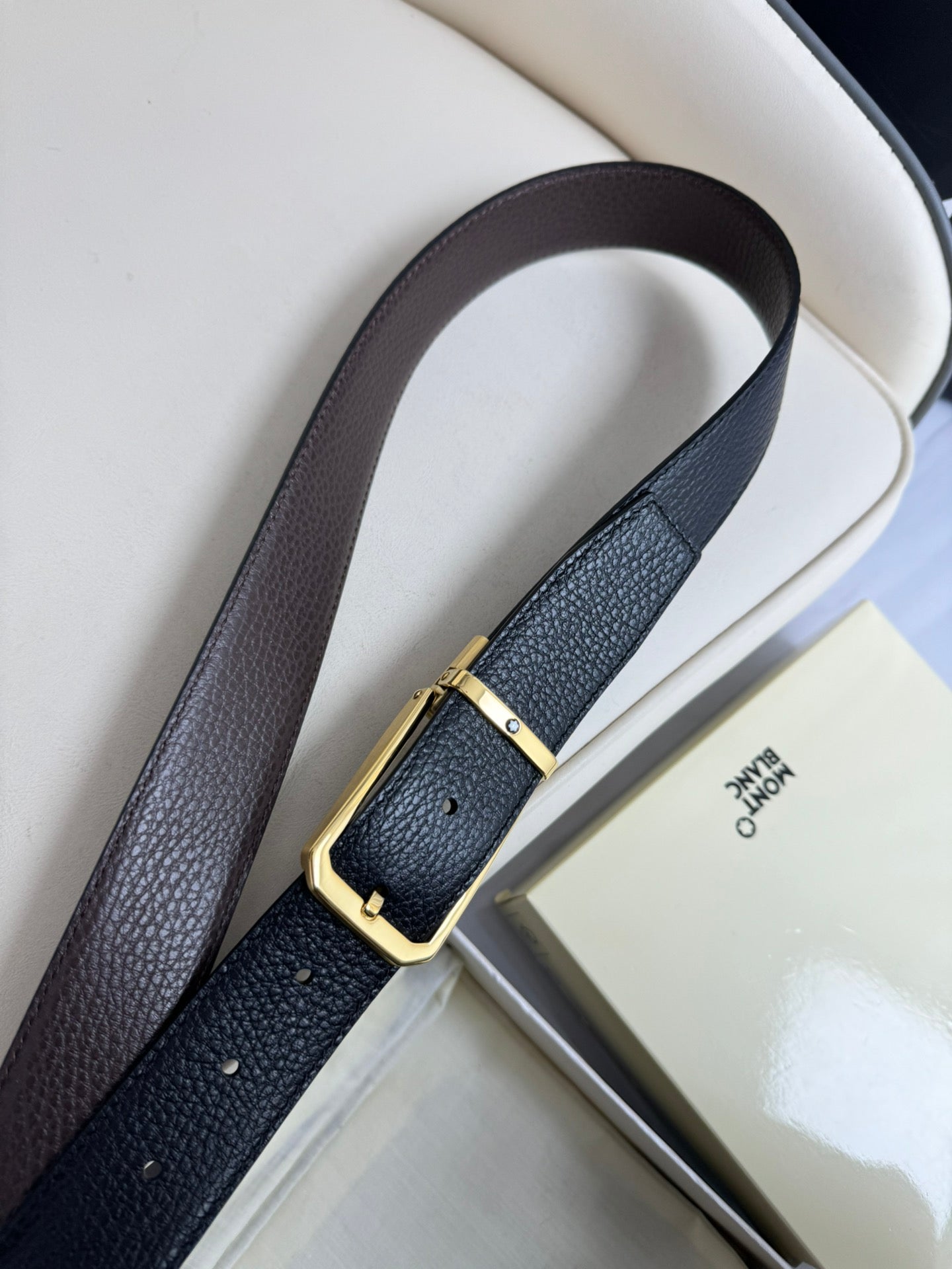 155RA237PDE Stylish  High quality belt With full package