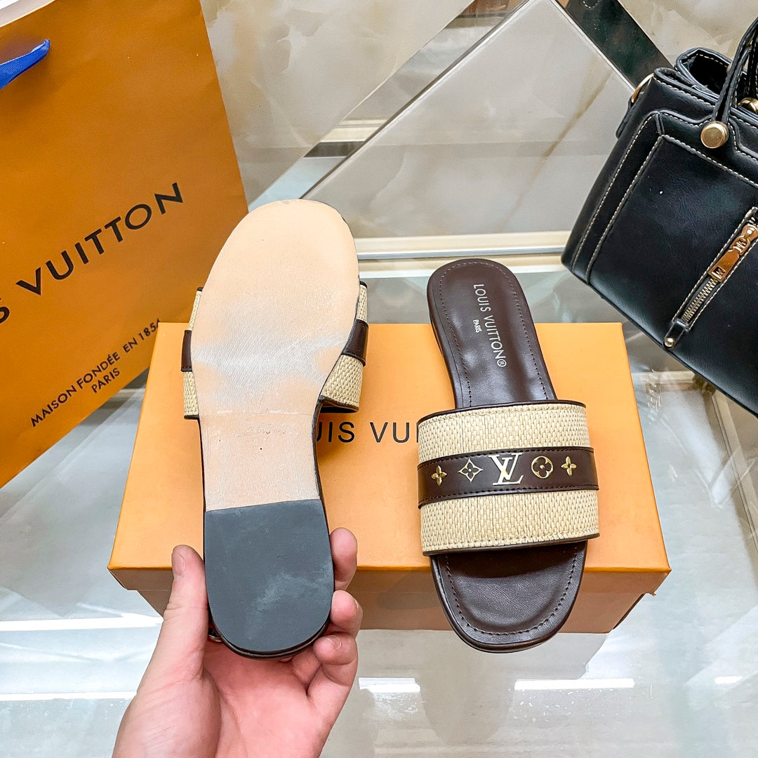 14E96ZDE Stylish Slippers