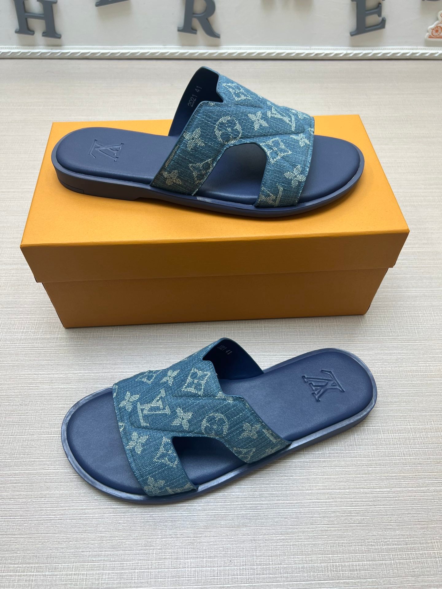 54E22ZDE Stylish slippers
